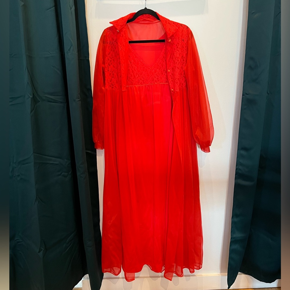Vintage nightgown set